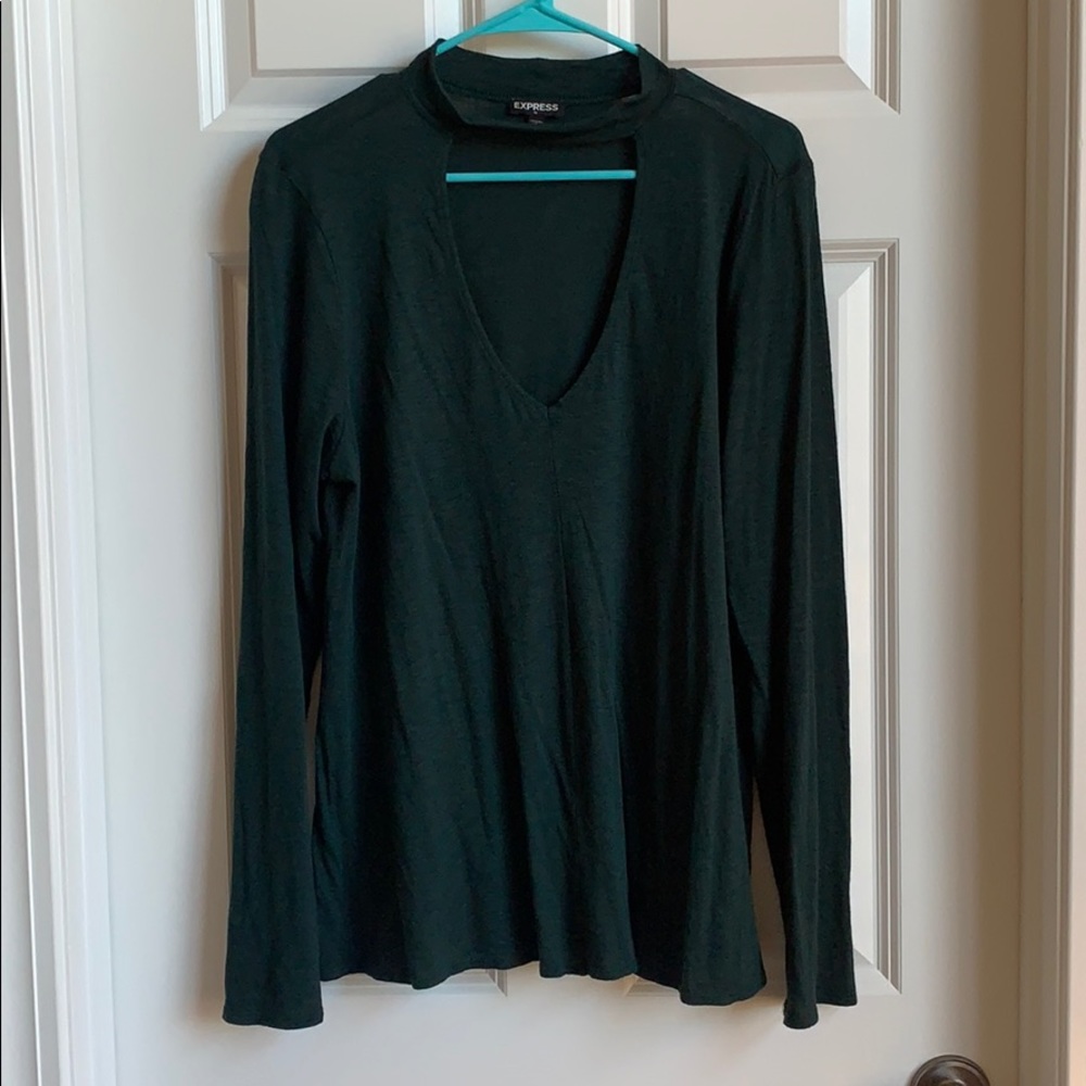 Long sleeve with choker neckline